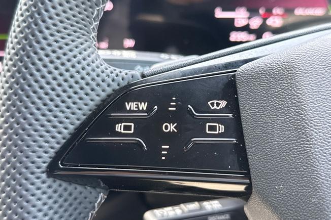 AUDI A6 Saloon Photo 16