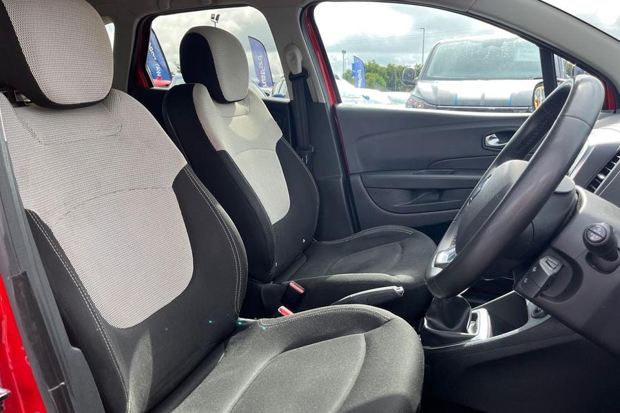 Renault CAPTUR Photo autoimg-7c179d20c99ef883f6958e891043c627bbc8e7ea.jpg