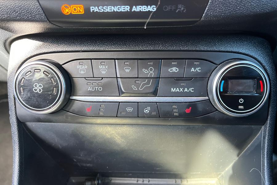 Ford FIESTA Photo autoimg-7c1bc9392adc78780550328f9e80e64b08148d07.jpg