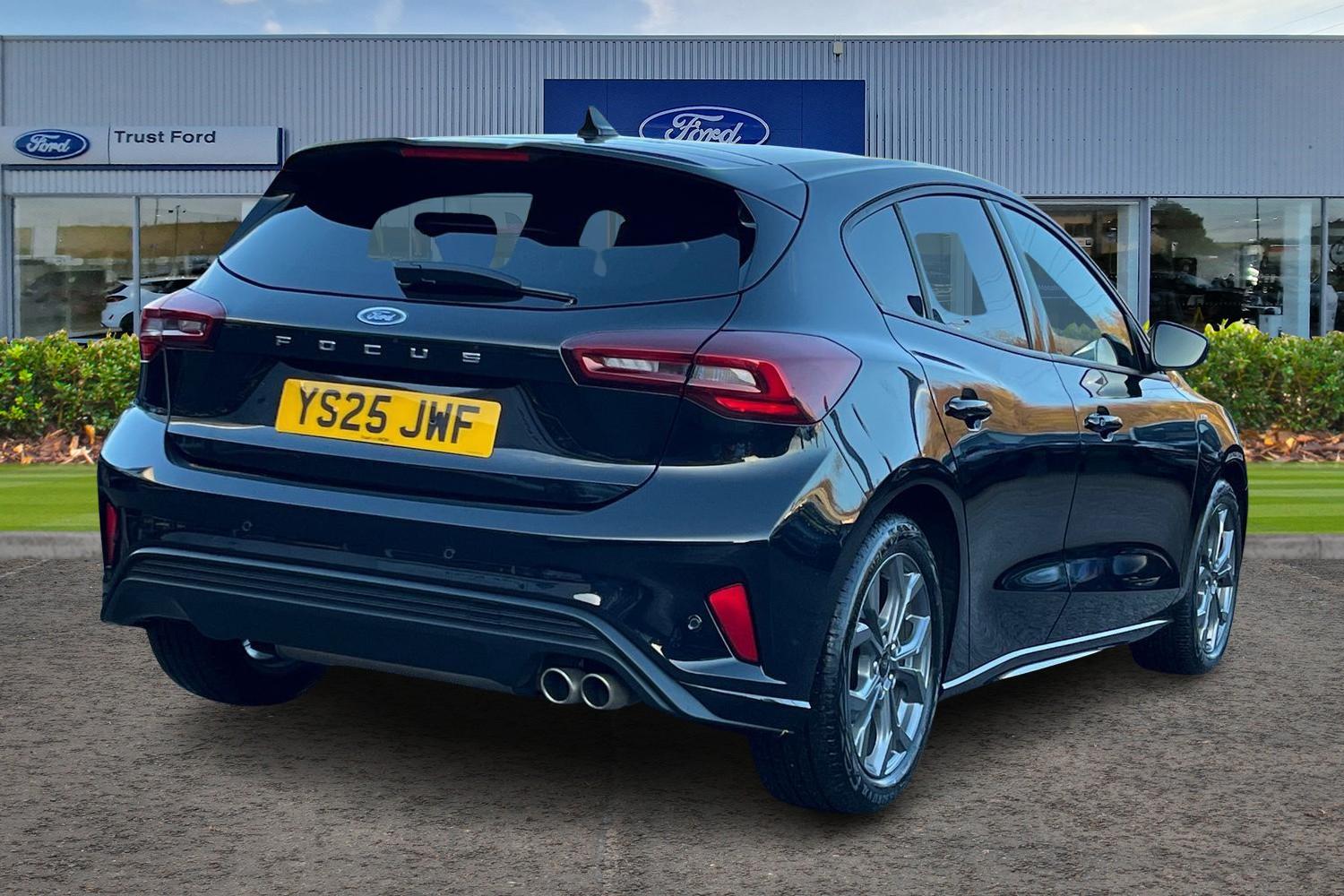 Ford FOCUS Photo 3