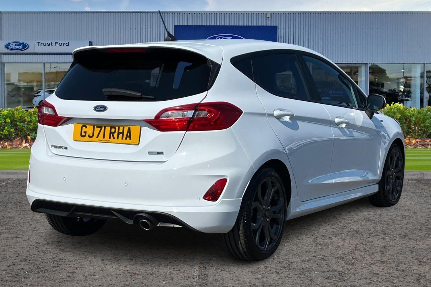 Ford Fiesta Photo 3