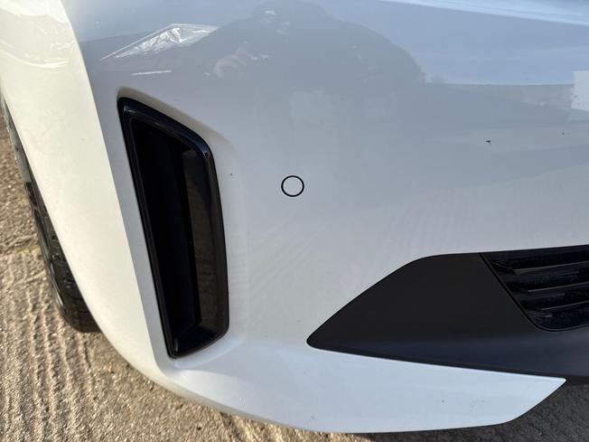 BMW I4 Photo 29
