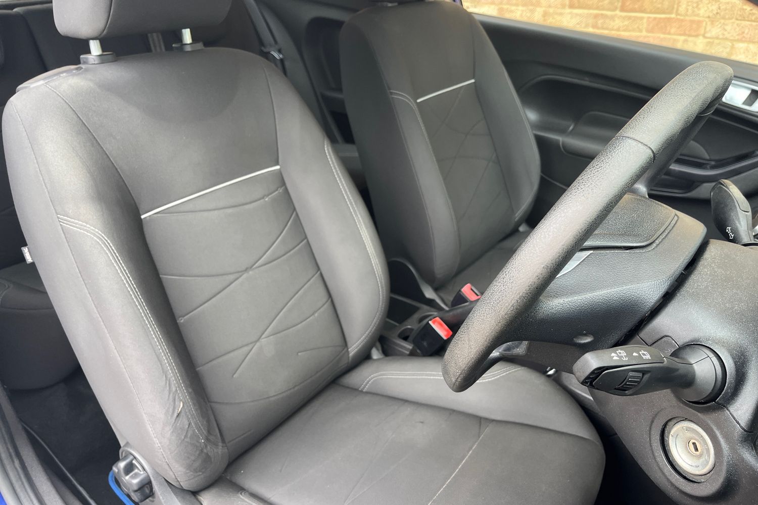 Ford Fiesta Photo 16