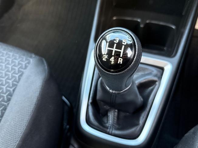 SUZUKI Swift Photo 35