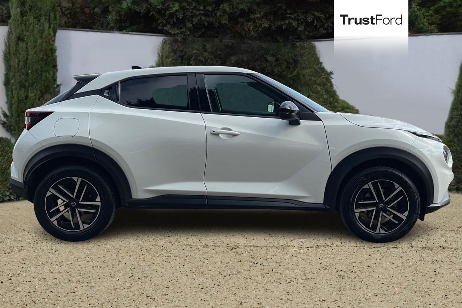 Nissan JUKE Photo 2