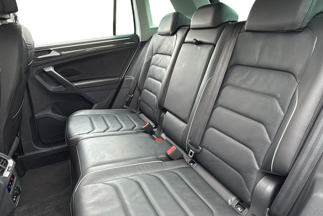 VOLKSWAGEN Tiguan Photo 9