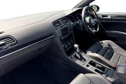 VOLKSWAGEN Golf Photo 2