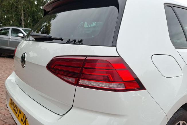 VOLKSWAGEN Golf Photo 18