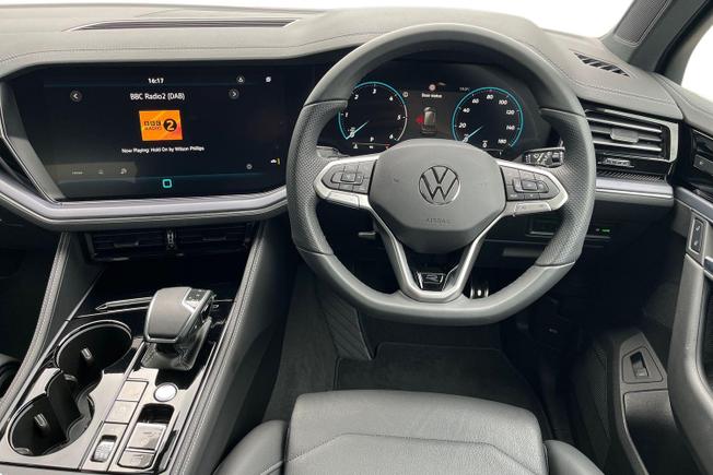 VOLKSWAGEN Touareg Photo 11
