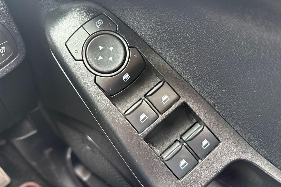 Ford FIESTA Photo autoimg-7c3cdf769b5b1aa3893e5fa538da744a5d5b5fb2.jpg