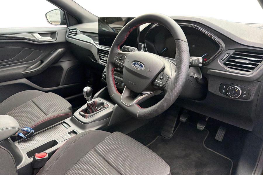 Ford FOCUS Photo autoimg-7c412c1d26b00a112f0aad1bb794b230be2af165.jpg