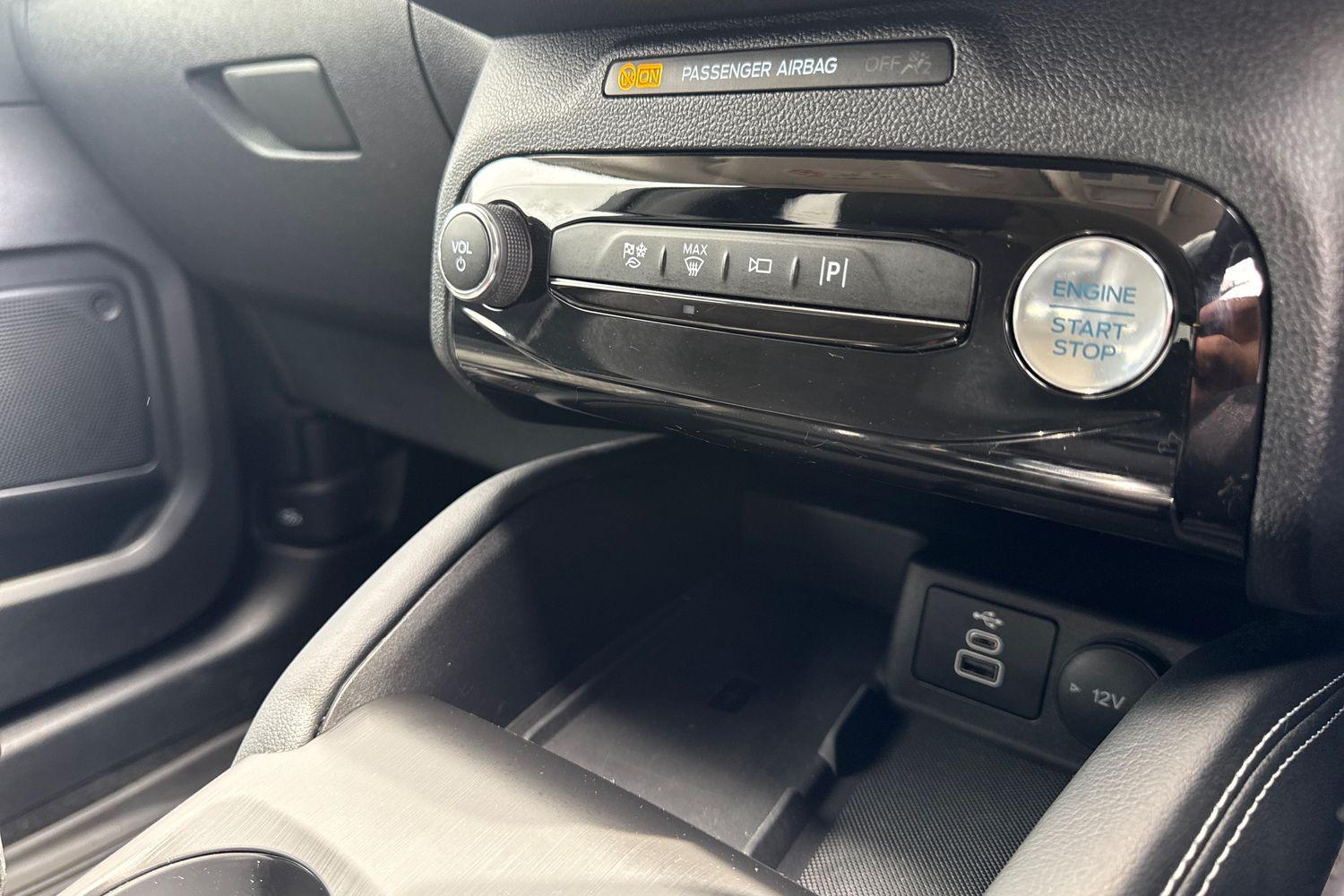 Ford KUGA Photo 26