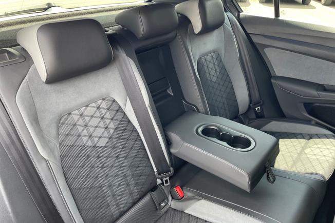 VOLKSWAGEN Golf Photo 31
