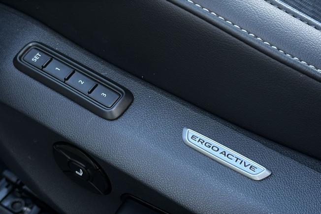 VOLKSWAGEN Passat Photo 25