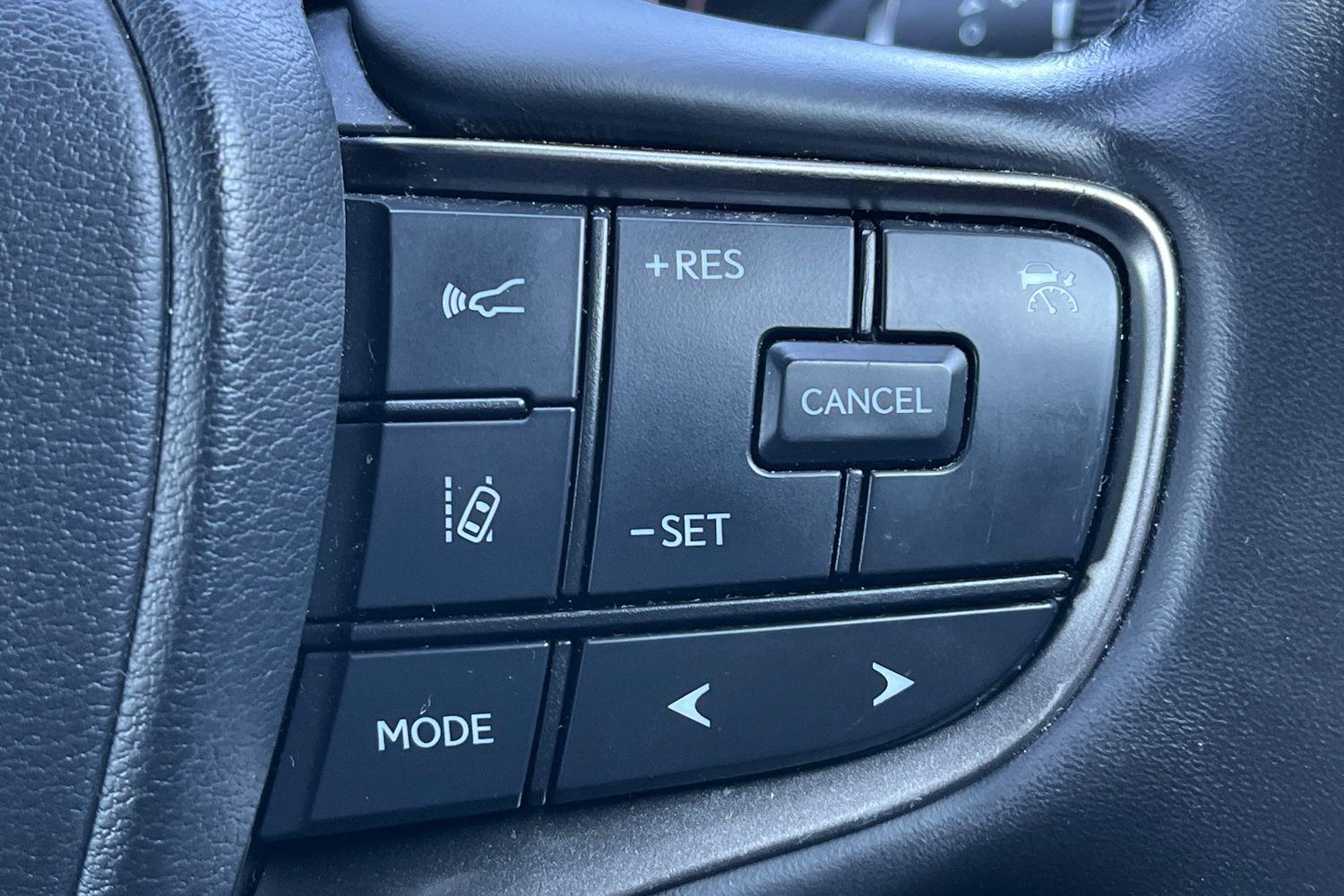 Lexus UX Photo 23