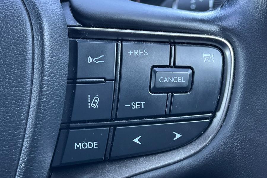 Lexus UX Photo autoimg-7c50245edbc438e97f53da24c5e842b020d6f68f.jpg