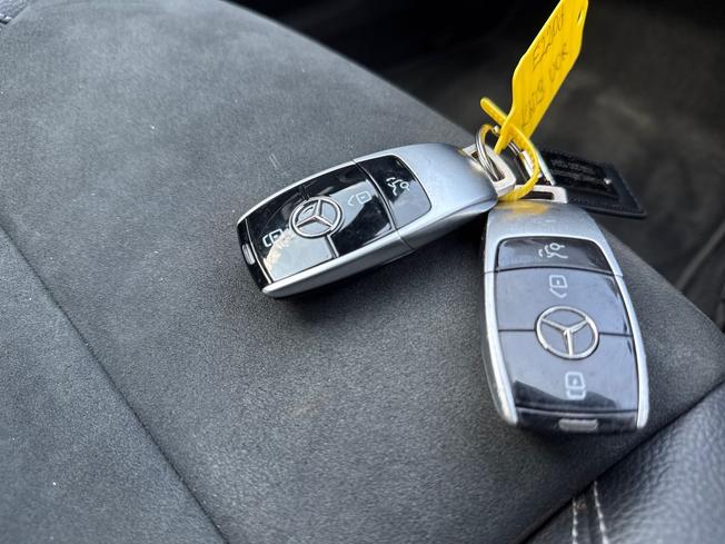 MERCEDES-BENZ E Class Photo 47