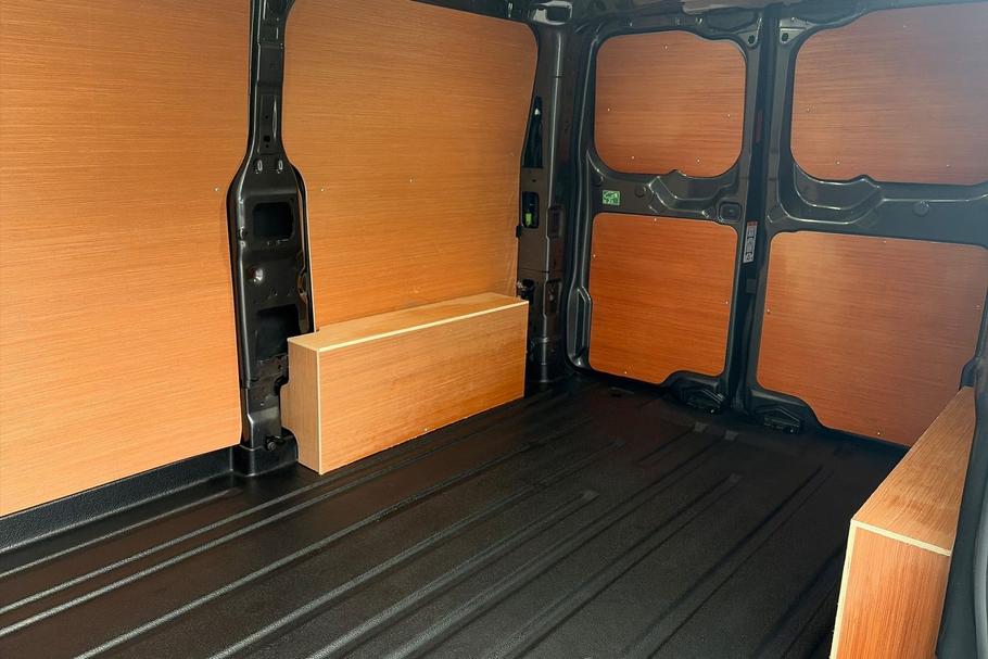 Used Ford TRANSIT CUSTOM 5