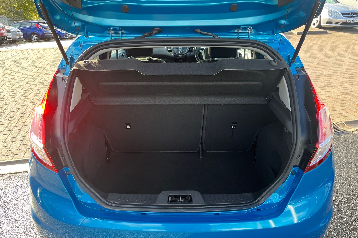 Ford FIESTA Photo 20