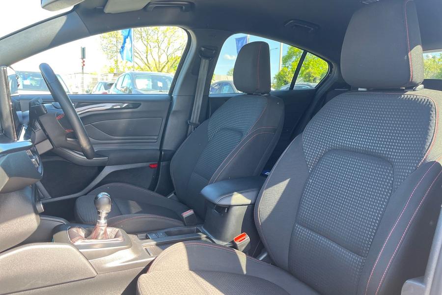 Ford FOCUS Photo autoimg-7c5da594f02e973e8ecd8d91fe1819d899adfd78.jpg