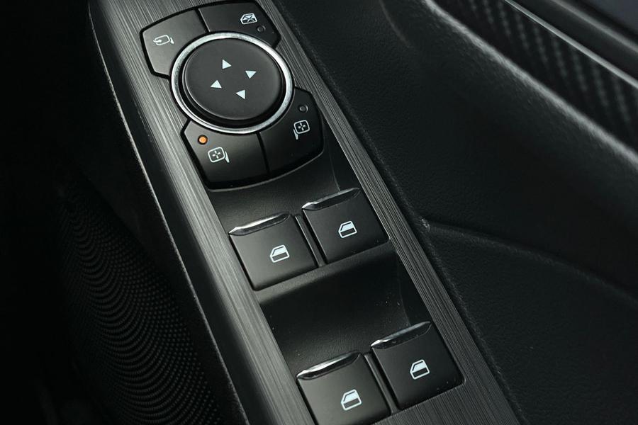 Ford Kuga Photo autoimg-7c5eaa84b586c25f49388bfd3476e37b3e441c00.jpg