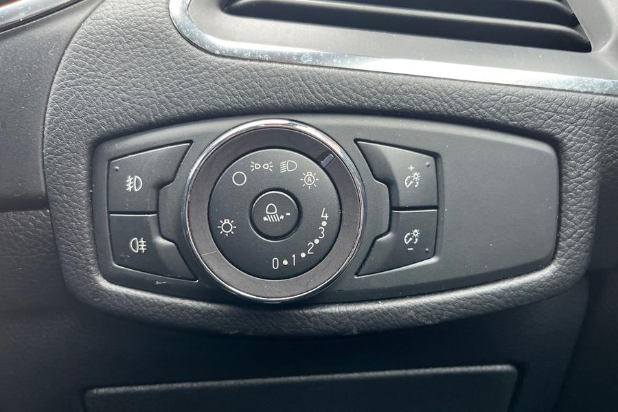 Ford S-Max Photo autoimg-7c658ad949ed44243147eaa7fca50c62c414d191.jpg