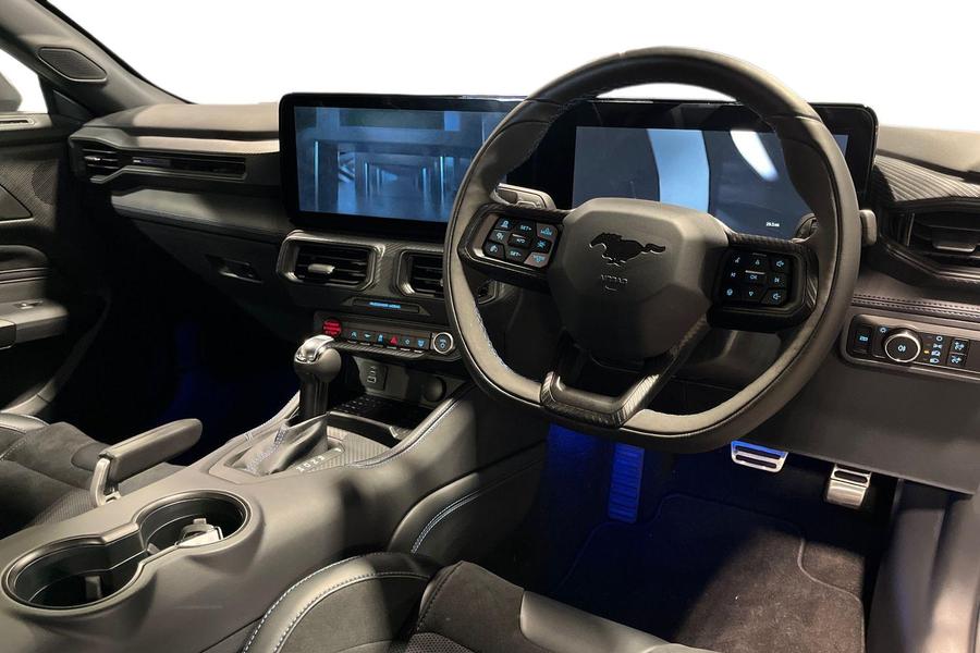 Ford MUSTANG Photo autoimg-7c66a0847842a2b1b8a144edb17c814dd6a0f2e5.jpg