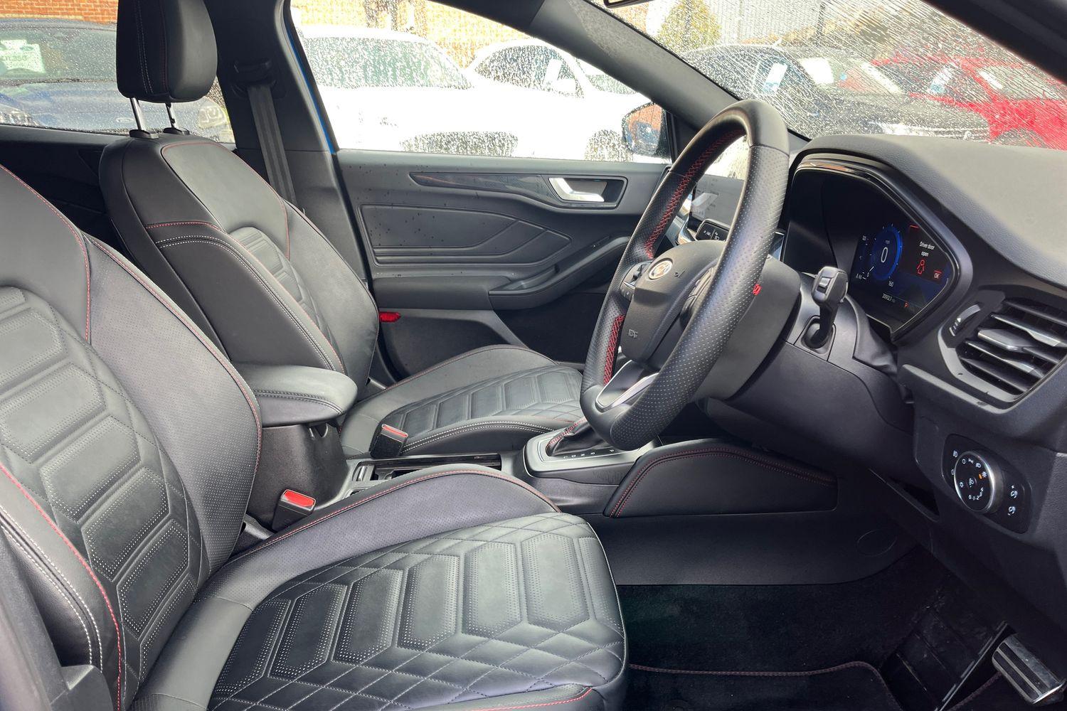 Ford FOCUS Photo 16