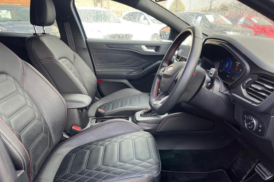 Ford FOCUS Photo autoimg-7c67d6f23d2d40a01c727d2f2fd2f65a5b1fa3ab.jpg