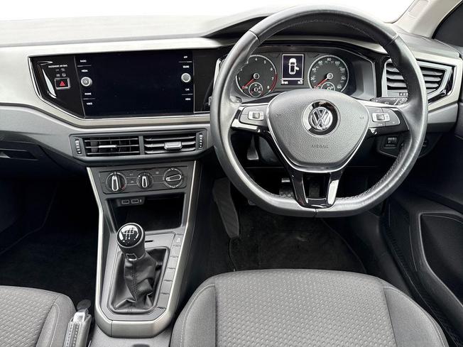 VOLKSWAGEN Polo Photo 11
