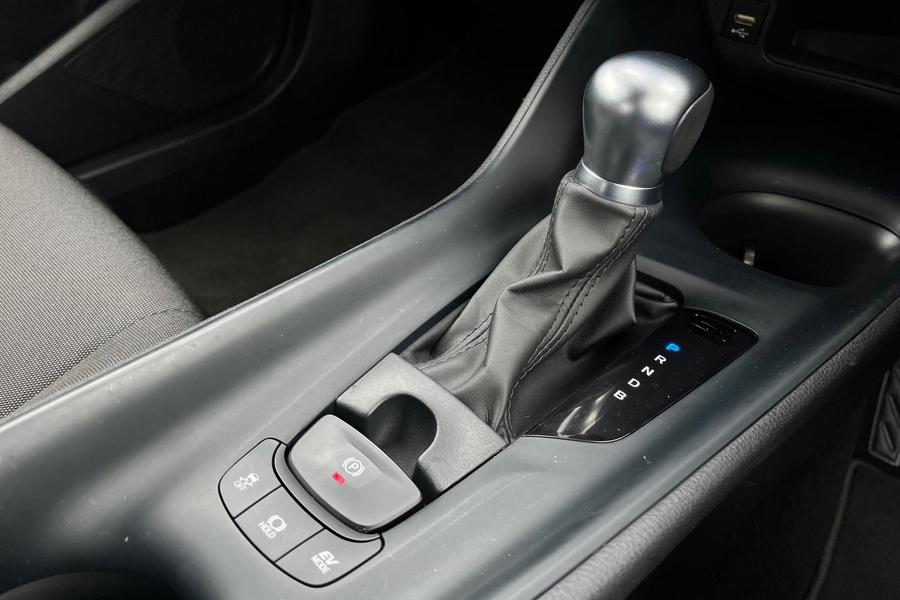 Toyota C-HR Photo autoimg-7c6de83b54ddadc295bbd84f6fb6f127e02cb618.jpg
