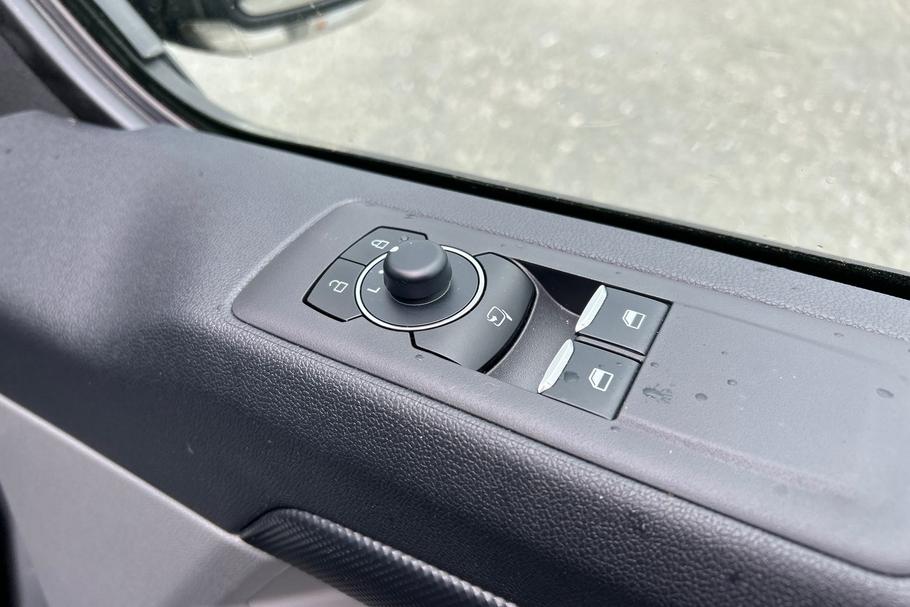 Used FORD TRANSIT CUSTOM WN75AUY 30