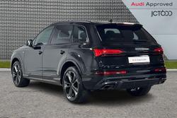 AUDI Q7 Photo 3