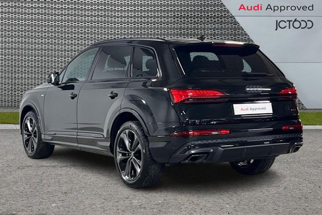AUDI Q7 Photo 3