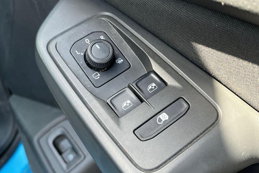Ford TRANSIT CONNECT Photo autoimg-7c75e4db8f7efe7eb9c4d2bc23fe7e42f76a53e4.jpg