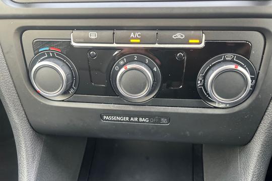 Volkswagen Golf Photo autoimg-7c7a1dd6a907e9b4ec1eb9c6990b22044328060a.jpg