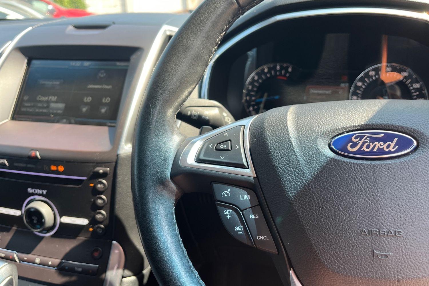 Ford EDGE Photo 28