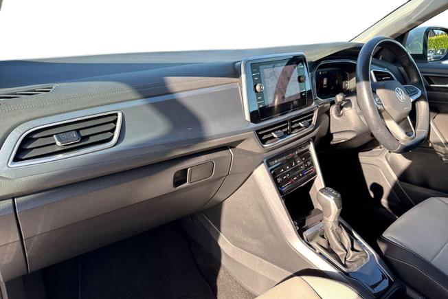 VOLKSWAGEN T-Roc Photo 2