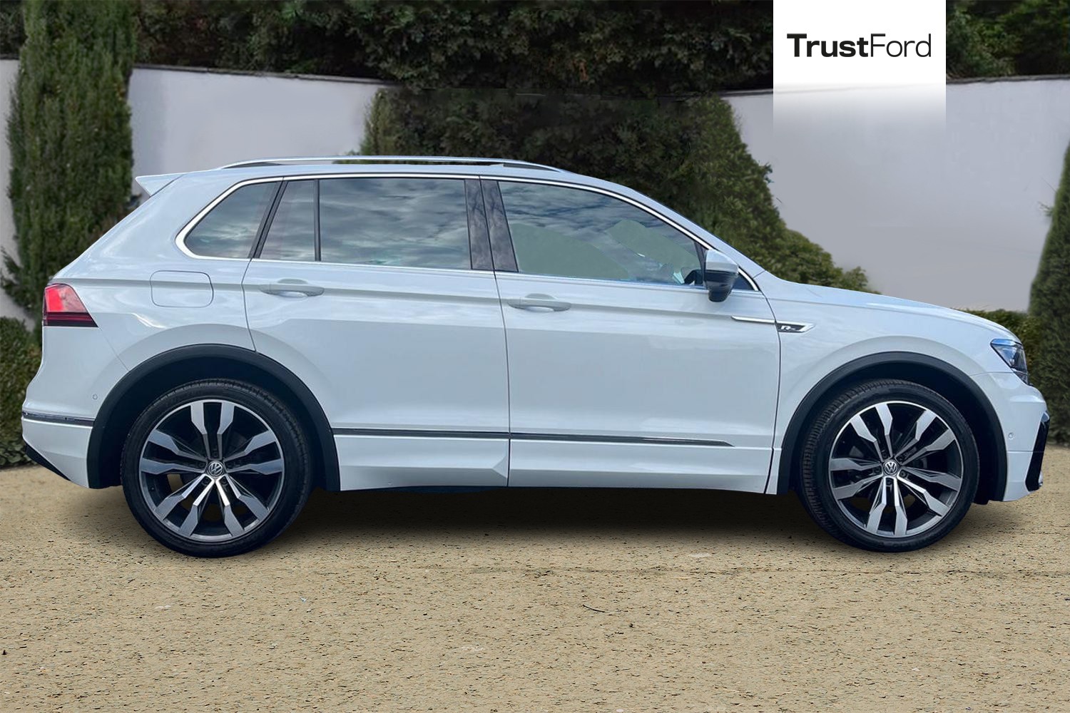 Volkswagen TIGUAN Photo 2