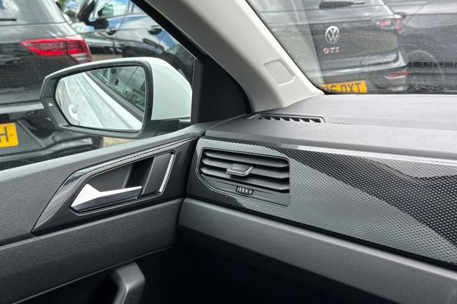 VOLKSWAGEN Polo Photo 42