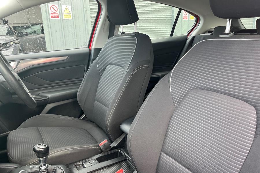 Ford Focus Photo autoimg-7c8533d3d4afe481de89cae0f9fa2ce291eb136b.jpg