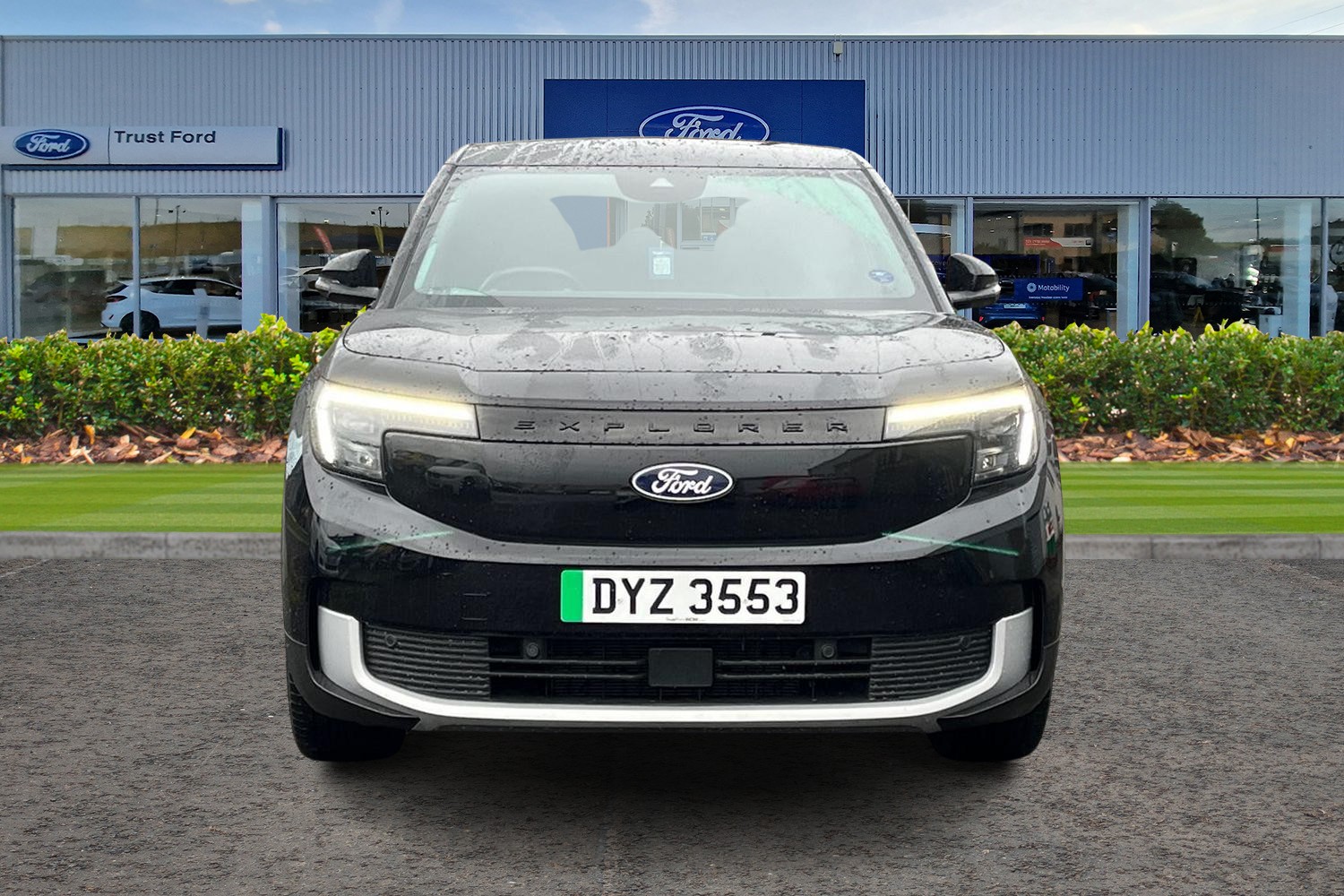 Ford Explorer Photo 5