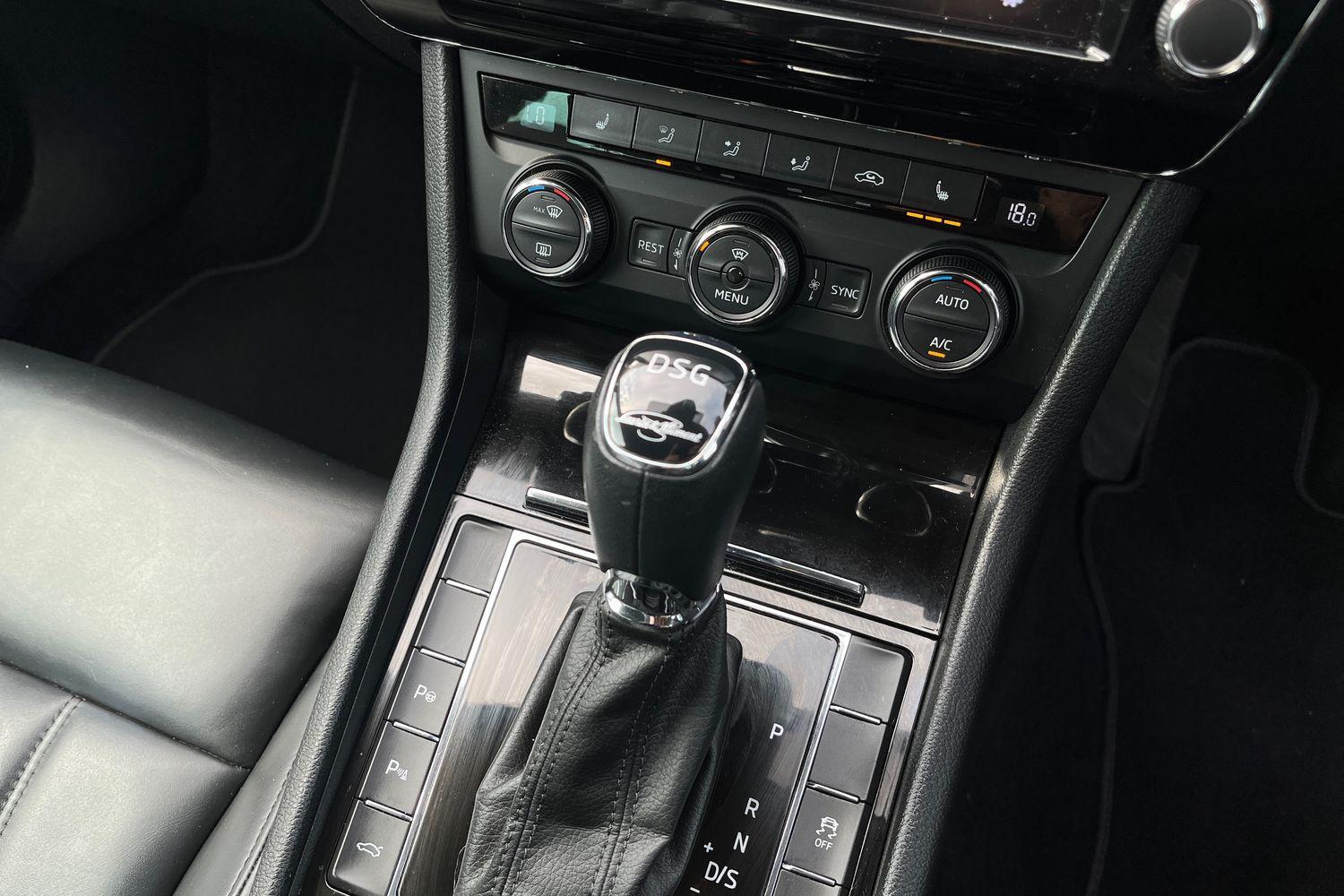 Skoda SUPERB Photo 22