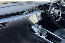 Audi E-TRON Photo 2