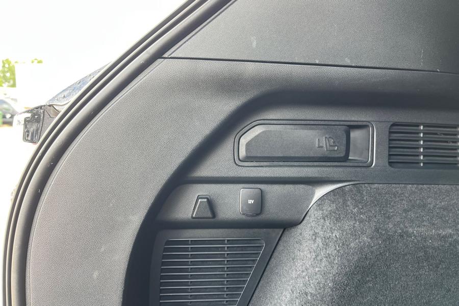 Ford Kuga Photo autoimg-7c985c763dcd9661f738a639d2ffa5612e83c2d4.jpg