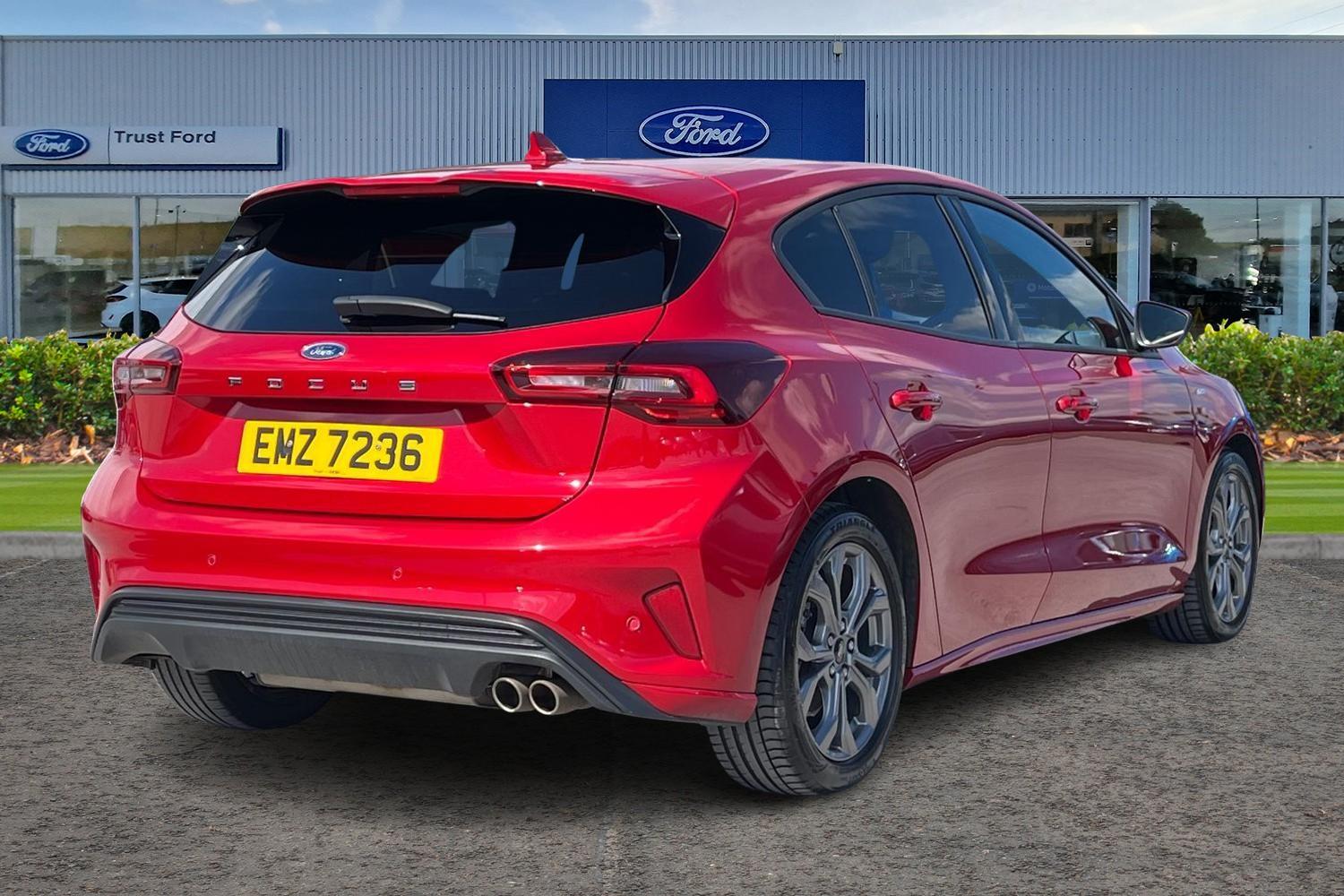 Ford Focus Photo 3