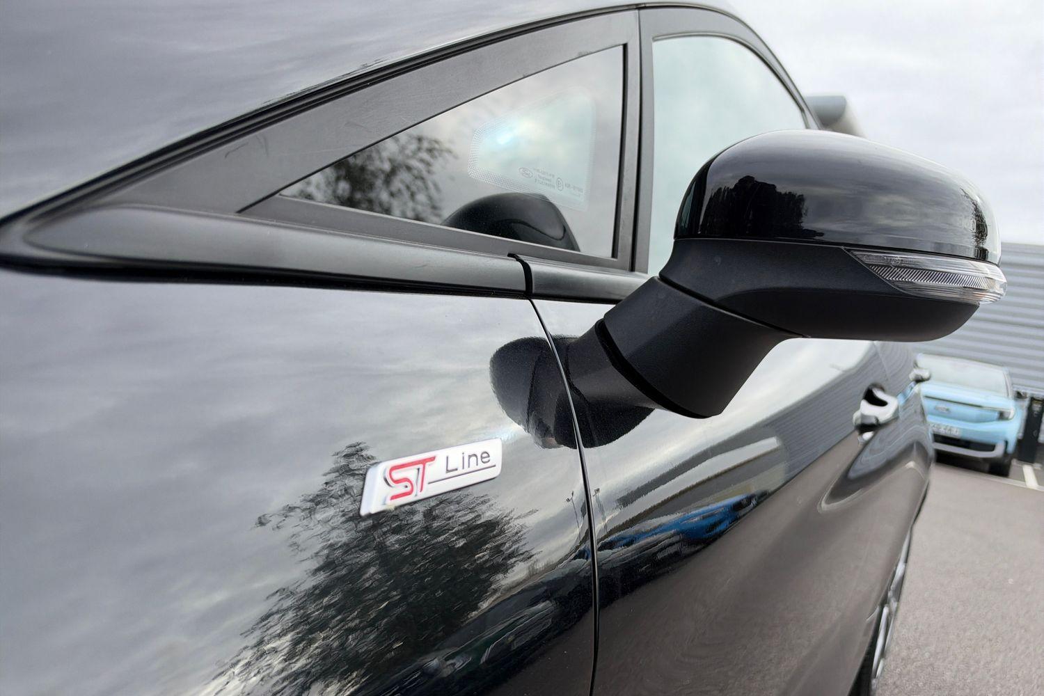 Ford FIESTA Photo 24