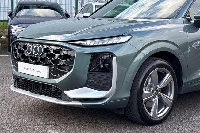 AUDI Q3 Photo 22