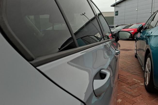 VOLKSWAGEN Golf Photo 24