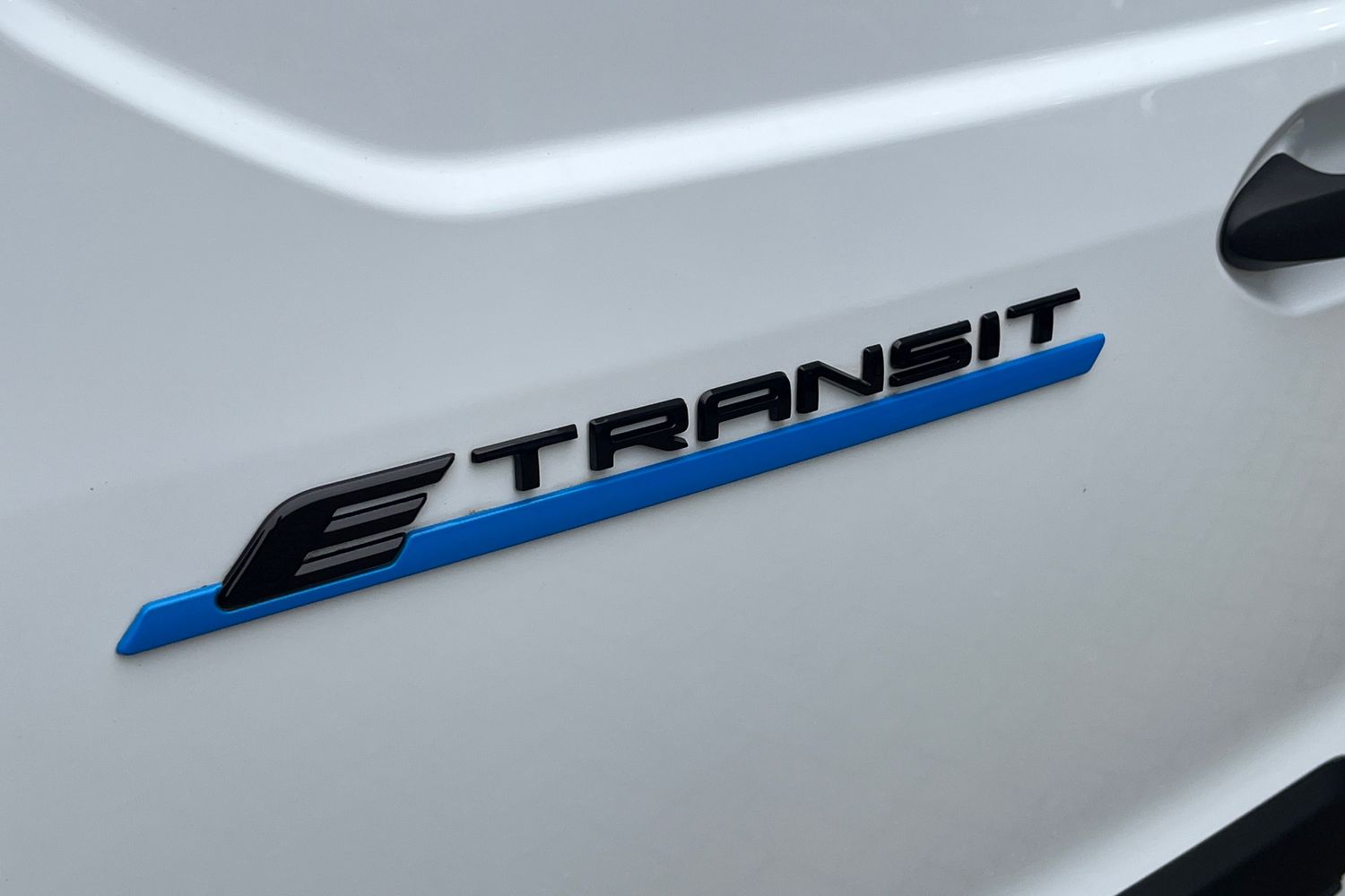 Ford E-Transit Courier Photo 18